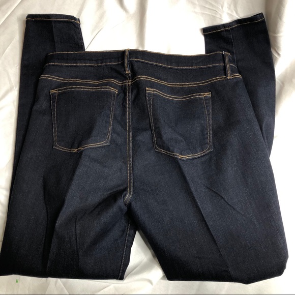 Like new GAP legging Jean size 32R - Picture 3 of 6